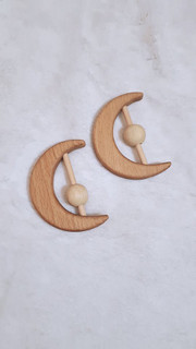 جغجغه چوبی ماه جنس چوب راش